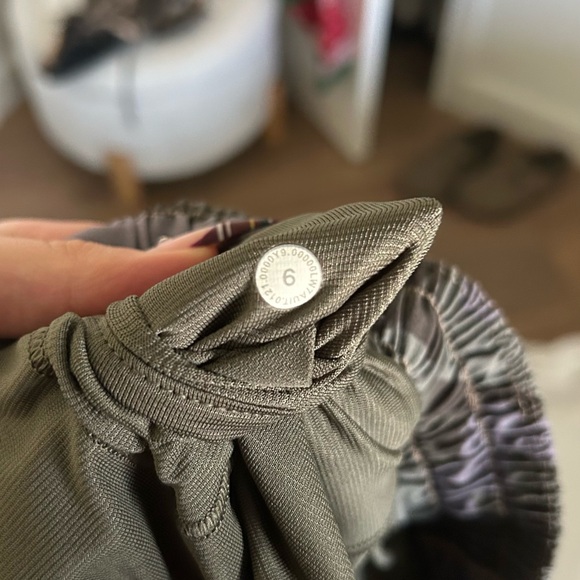 Lululemon Hotty Hot shorts - Picture 3 of 3